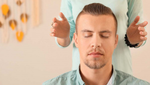 What Is Reiki Master Teacher Training and How Does It Work?