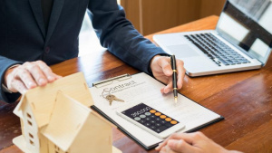 Buying a Home Elgin Illinois: What Buyers Should Check Before Closing