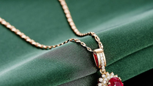  Jewelry Essentials Shaping the Fashion Trends of 2025